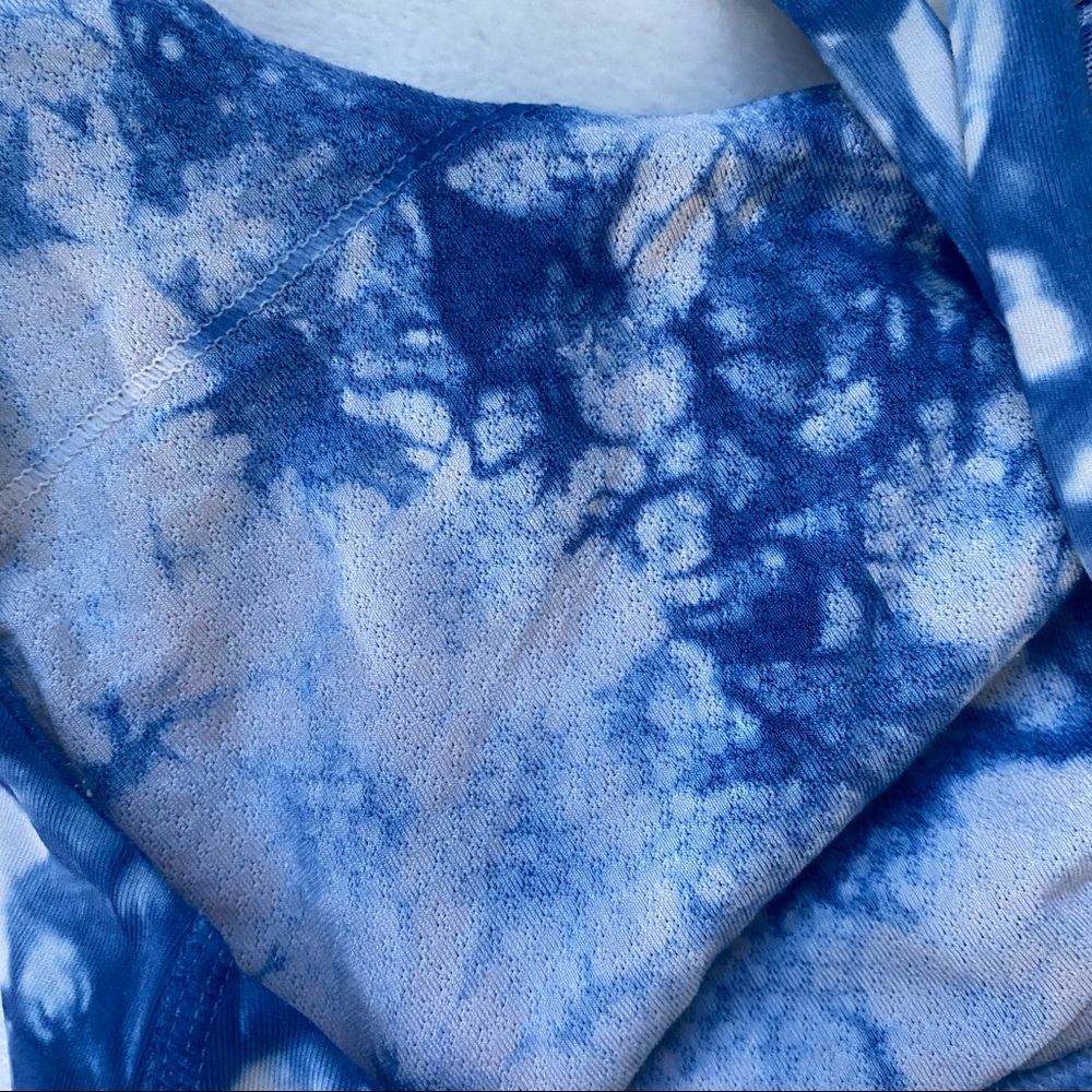 Lululemon Energy Sports Bra Medium Support Shibori Tye Dye Blue B & C Cup - Picture 8 of 12